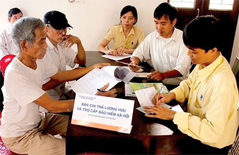 Bảo hiểm xã hội chi trả lương hưu và trợ cấp bảo hiểm xã hội cho người tham gia. Nguồn: Internet