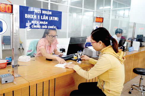 Trong 5 tháng đầu năm 2018 có gần 300.000 người rút BHXH một lần. Nguồn: Internet