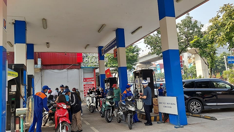 Chính phủ ban hành Nghị định sửa đổi về kinh doanh xăng dầu. Ảnh: Nguyễn Thanh