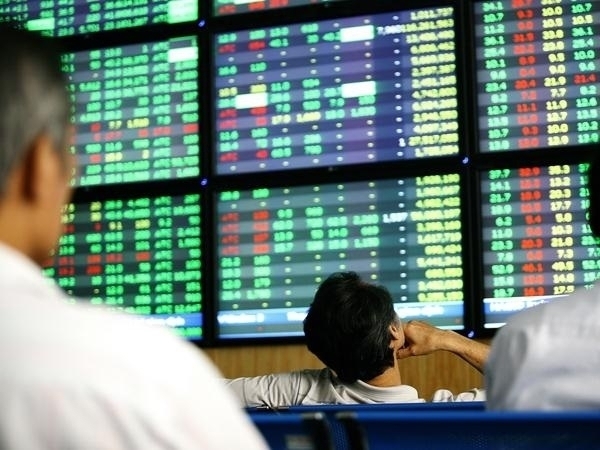 VN-Index tăng lên 1.476,57 điểm, tiếp tục xác lập kỷ lục mới trên thị trường chứng khoán. Ảnh: Internet
