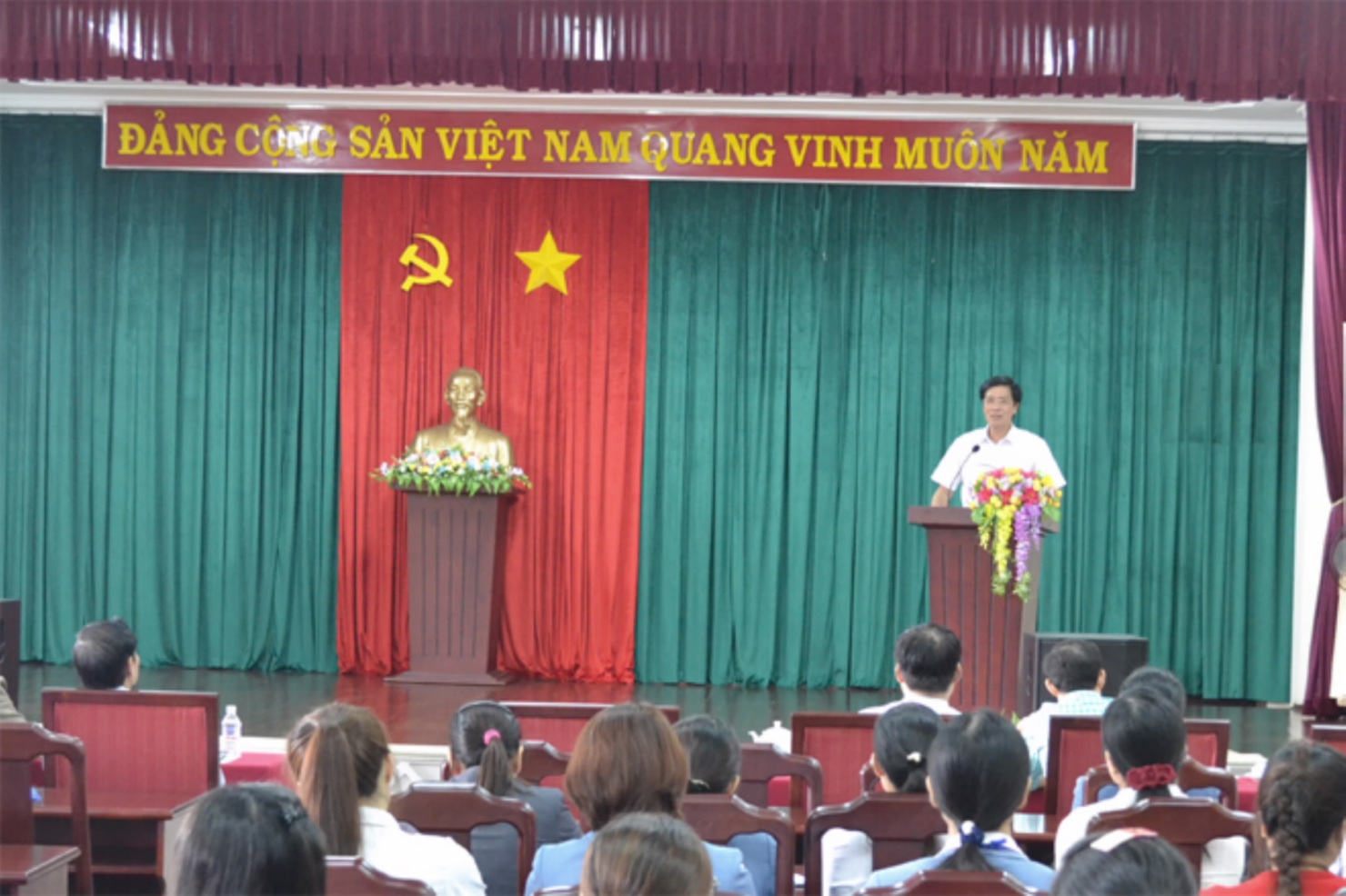 Đ/c Trần Quốc Vinh – Phó Tổng Giám đốc KBNN phát biểu chỉ đạo Hội nghị