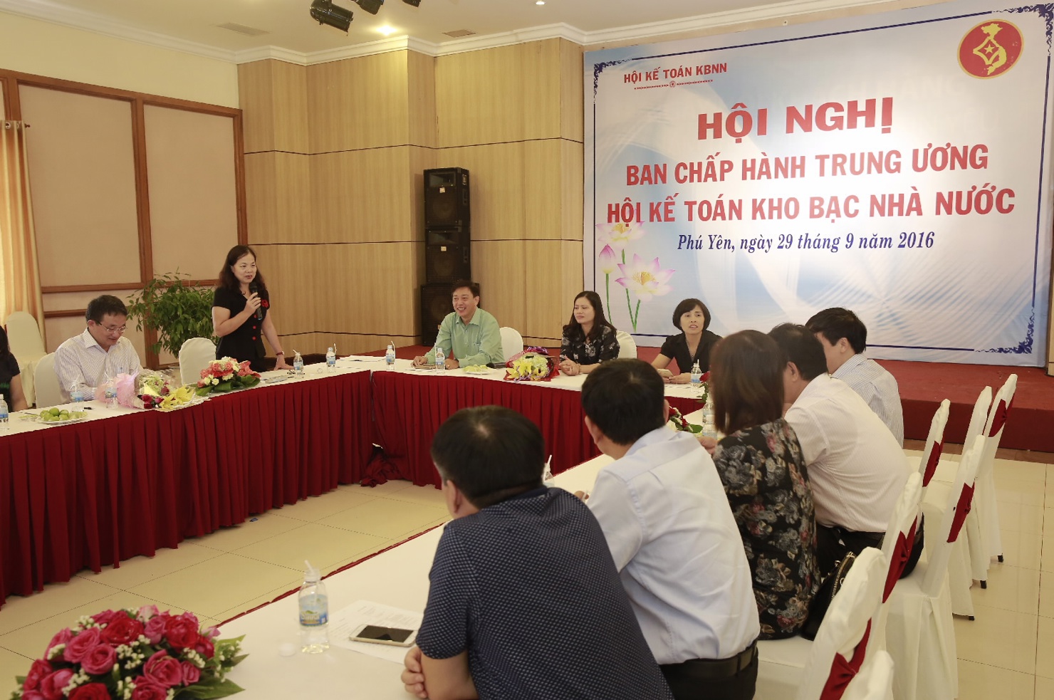 Các đại biểu tham dự Hội nghị