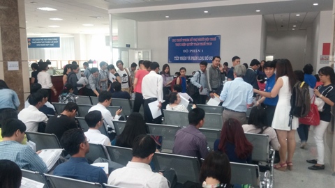Một buổi kê khai thuế tại văn phòng Cục Thuế TP. Hồ Chí Minh. Ảnh Đỗ Doãn