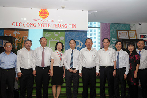 Tổng cục Thuế cũng đã có bước tiến vượt bậc về Chỉ số ICT Index, nâng vị thế từ thứ 4 năm 2015 vươn lên vị trí thứ nhất toàn ngành Tài chính. Ảnh: Đức Minh