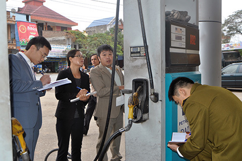 Thái Nguyên đã hoàn thành dán tem đồng hồ đo xăng dầu. Ảnh: Đức Minh