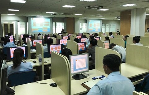 Cục Thuế TP. Hồ Chí Minh tập huấn quy trình hoàn thuế điện tử cho cán bộ thuế. Ảnh Đỗ Doãn