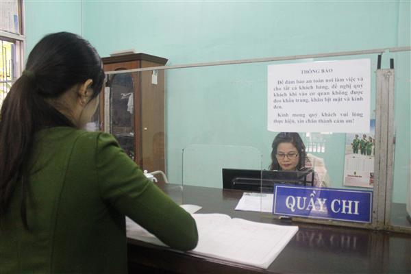 Hoạt động nghiệp vụ tại Kho bạc Quảng Nam. Ảnh Thùy Linh.