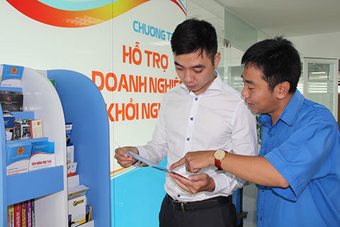DN tìm hiểu thông tin về thuế tại Văn phòng Cục Thuế TP. Hồ Chí Minh.
