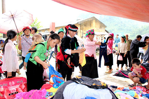 Cục Thuế Hà Giang tăng cường các giải pháp chống thất thu thuế, đặc biệt là chống thất thu tại khu vực hộ kinh doanh cá thể. Ảnh: Văn Quân