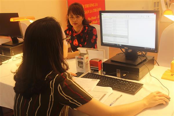 Số tiền đã nộp vào ngân sách nhà nước bằng phương thức điện tử là 392.160  tỷ đồng. Ảnh TLinh. 