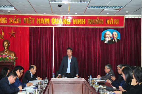 Ông Nguyễn Thế Mạnh chủ trì cuộc họp giao ban liên quan tới công tác quản lý thu trong những ngày cuối năm 2017.
