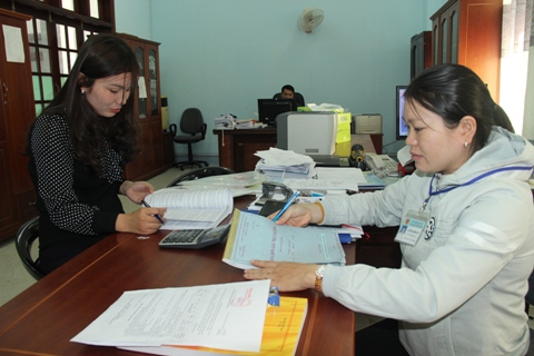 Với sự nỗ lực của hơn 4,5 vạn cán bộ, công chức, thu ngân sách năm 2017 của ngành Thuế đã vượt 1 triệu tỷ đồng. Ảnh: NM.