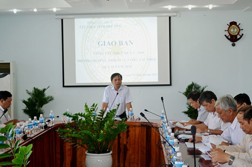 Cục Thuế Phú Yên thường xuyên tổ chức các buổi giao ban nhằmđánh giá tất cả các nguồn thu, qua đó, đưa ra các giải pháp thu kịp thời vào ngân sách. Ảnh: Xuân Trinh