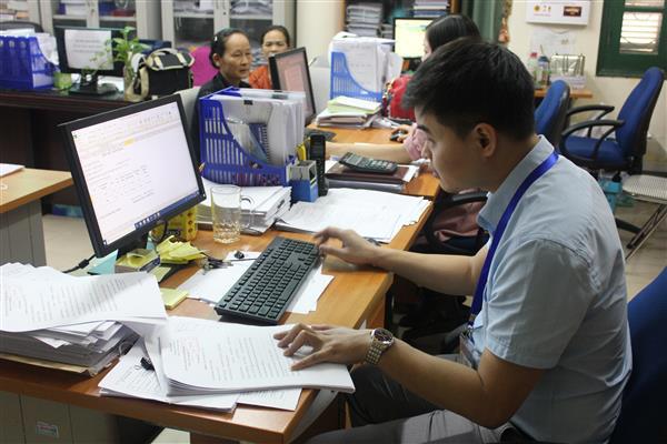  Tỷ trọng tổng nợ trên tổng thu nội địa đã giảm mạnh từ 12,2% năm 2014, tính đến hết năm 2017 giảm xuống chỉ còn ở mức 7,6%. Ảnh TL. 