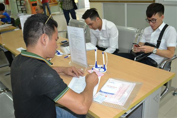  Đến hết tháng 8, cơ quan Thuế trên cả nước đã kiểm tra được 306.162 hồ sơ sơ khai thuế tại trụ sở cơ quan Thuế. Ảnh TL. 