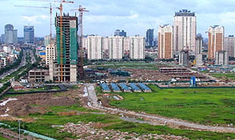 Hạn chế lạm dụng quyền lực và tham nhũng đất đai