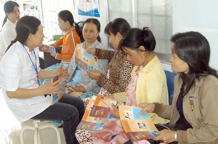 Hỗ trợ kinh phí cho công tác quản lý về HIV/AIDS