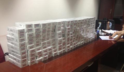 Hải quan Nội Bài: Bắt giữ gần 200 cây thuốc lá hiệu Marlboro