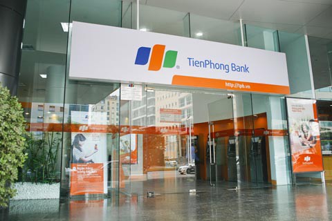 Ngân hàng đầu tiên mua bán vàng online