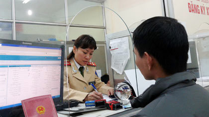 Hồ sơ kê khai lệ phí trước bạ của xe ôtô, xe máy không có chứng từ chuyển nhượng qua nhiều chủ