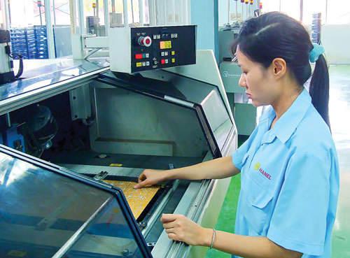 Công nghiệp điện tử: Lu mờ thương hiệu Việt