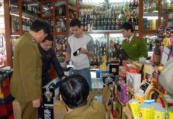 Tuyên chiến với buôn lậu hàng giả, hàng nhái