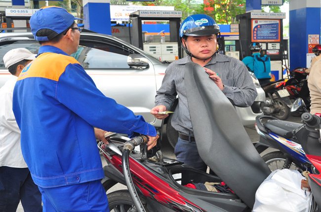 Giảm thuế nhập khẩu ưu đãi xăng, dầu hỏa