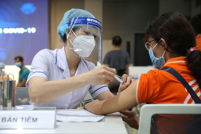 Tiêm mũi 3 liều bổ sung, nhắc lại vắc xin COVID-19 sau mũi 2 bao lâu?