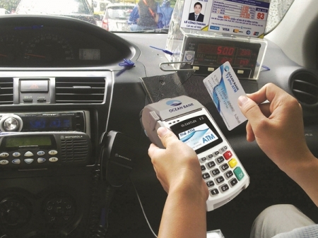 Đi taxi quẹt thẻ để hưởng lợi