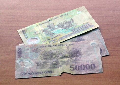 Siết thu phí đổi tiền không đủ chuẩn
