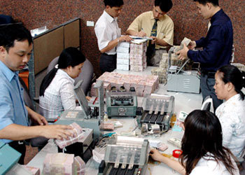 Mối quan hệ giữa tăng trưởng kinh tế, thâm hụt ngân sách với lạm phát ở Việt Nam