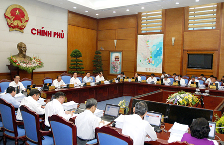 Chính phủ yêu cầu quyết liệt triển khai tái cơ cấu ngành, lĩnh vực